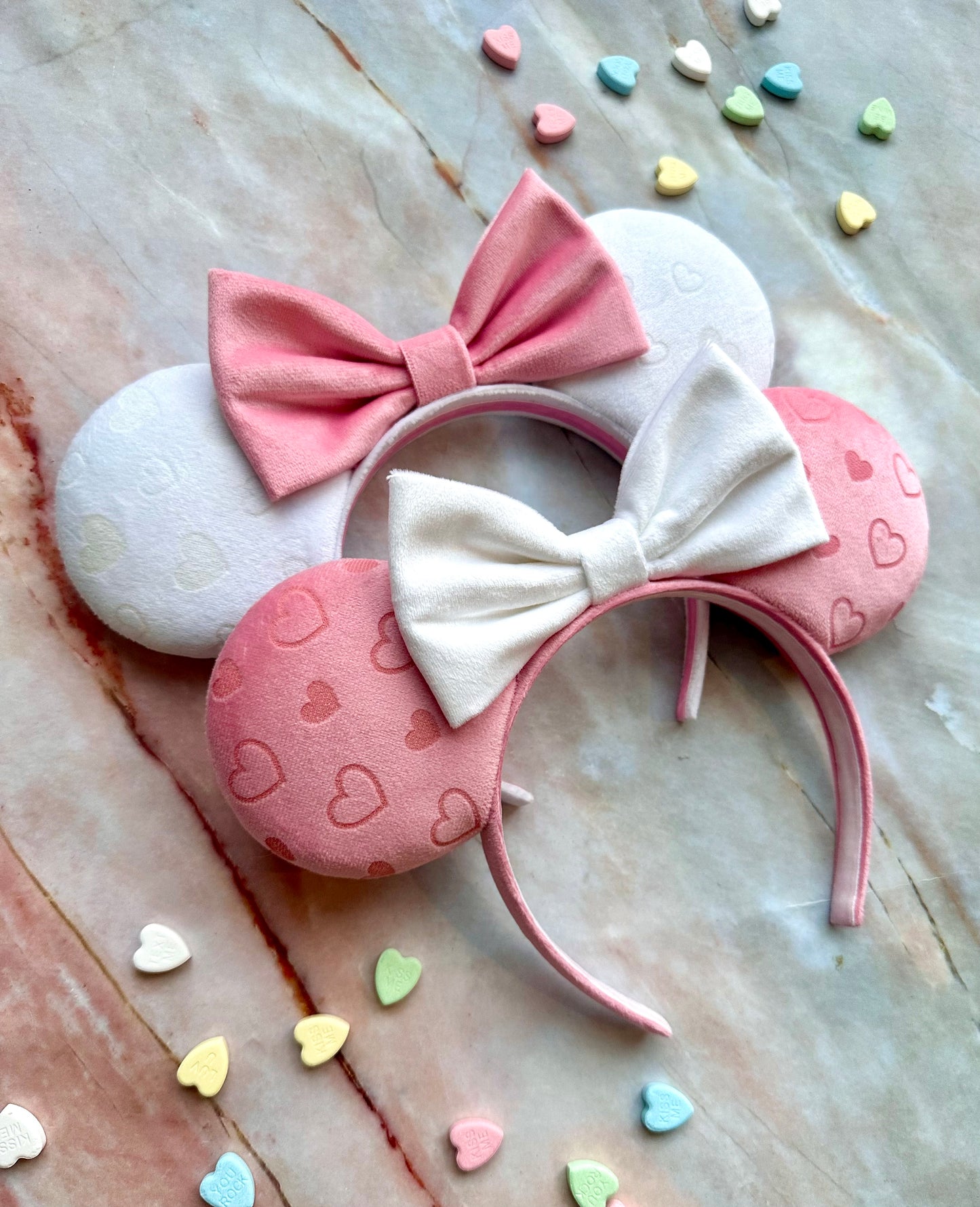 Oreilles de souris en velours gravées « Baiser du véritable amour »