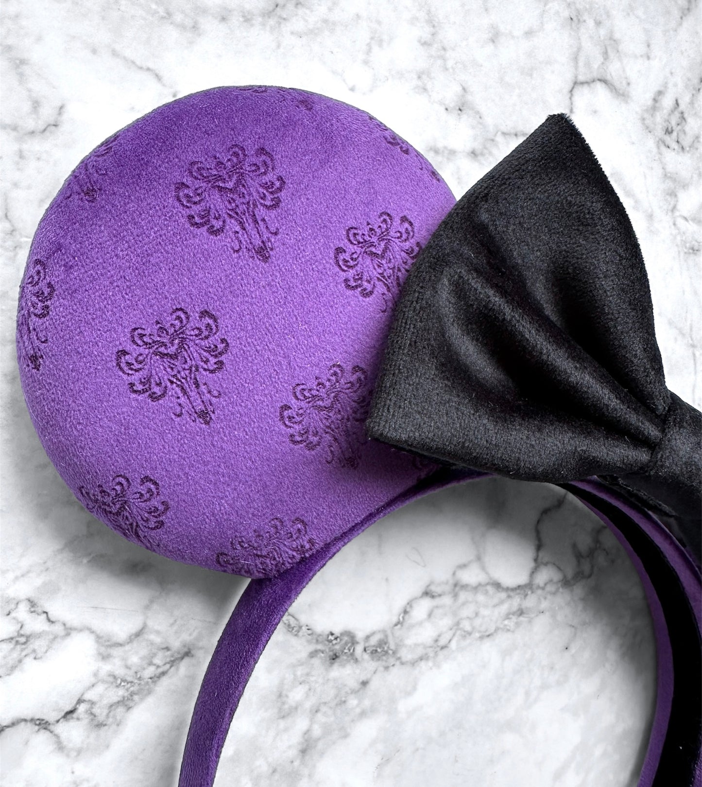 Oreilles de souris en velours gravées sur le thème du manoir hanté